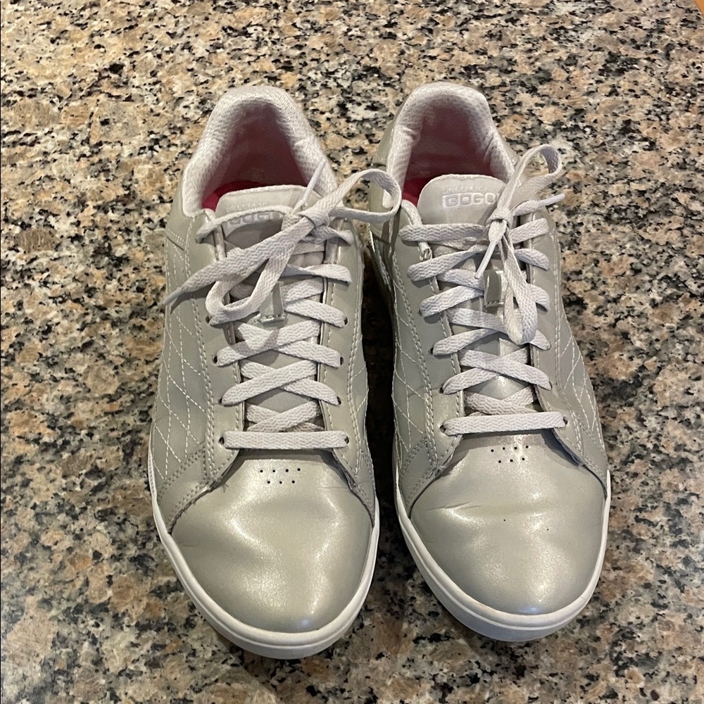 Sketchers Women's Silver Metallic Lace-Up golf Sneakers